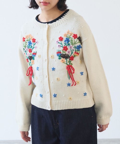 bulle de savon（ビュルデサボン）の「△ペルーハンドニット ブーケ刺繍カーディガン（カーディガン/ボレロ・レディース・ホワイト/ダークブラウン・FREE）」の7枚目の写真