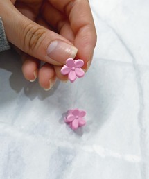w.r.k（ダブルアールケー）の「カラフルフラワーミニヘアクリップ2個セット（ヘアピン・メンズ）」