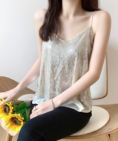 DAY CLOSET(デイ クローゼット)の「レディース 煌めきで視線ひとり占め。スパンコールシースルーキャミソール(キャミソール・レディース・ブラック/エメラルド/ベージュ/ホワイト・FREE)」の9枚目の写真