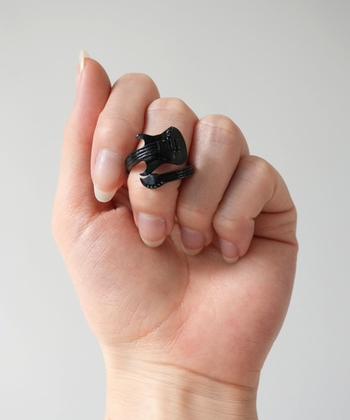 Port(ポート)の「【 Port / ポート 】 ヴィンテージ ギター モチーフ リング_(リング・レディース・ブラック/シルバー・FREE)」の8枚目の写真