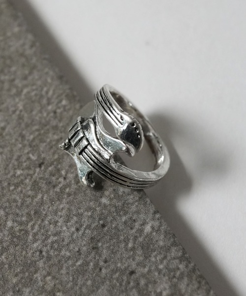 Port(ポート)の「【 Port / ポート 】 ヴィンテージ ギター モチーフ リング_(リング・レディース・ブラック/シルバー・FREE)」の7枚目の写真