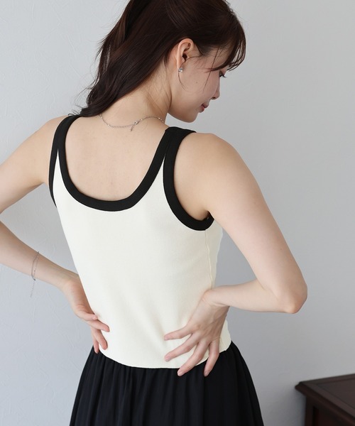 BLUEEAST（ブルーイースト）の「2WAYバイカラータンクトップ（タンクトップ・レディース・オフホワイト/ブラック/グレイッシュベージュ・MEDIUM）」の5枚目の写真