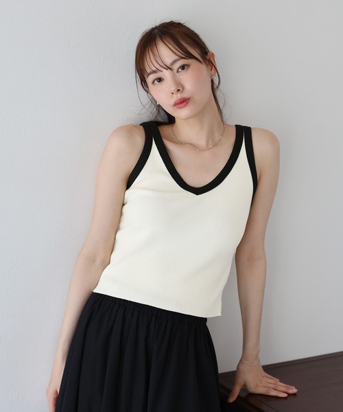 BLUEEAST（ブルーイースト）の「2WAYバイカラータンクトップ（タンクトップ・レディース・オフホワイト/ブラック/グレイッシュベージュ・MEDIUM）」の6枚目の写真