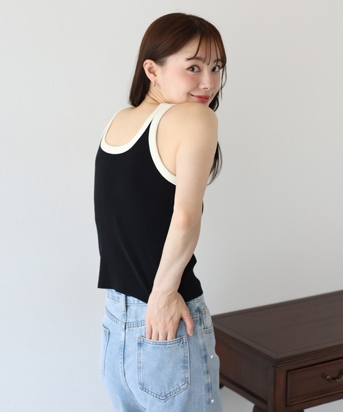 BLUEEAST（ブルーイースト）の「2WAYバイカラータンクトップ（タンクトップ・レディース・オフホワイト/ブラック/グレイッシュベージュ・MEDIUM）」の15枚目の写真