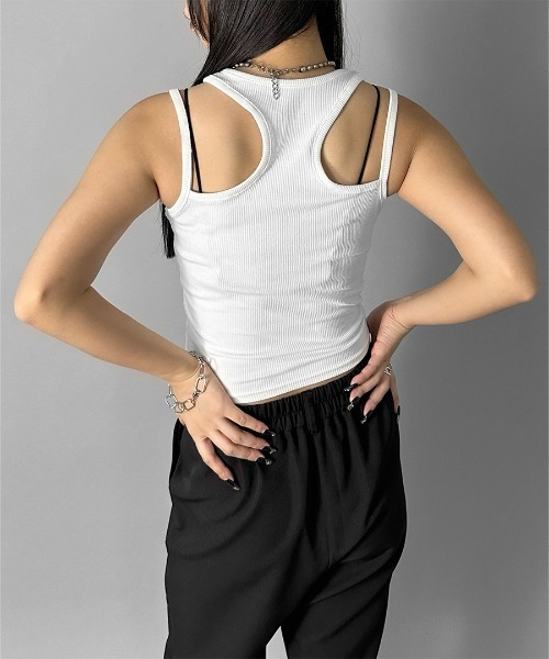 LVEU.(ラブユ.)の「【LVEU.】ストラップデザインタンクトップ / トップス カットソー リブ タンクトップ ストラップ インナー レイヤード ブラック ホワイト グレー カーキ(タンクトップ・レディース・カーキ/ホワイト/ブラック/グレー・FREE)」の15枚目の写真
