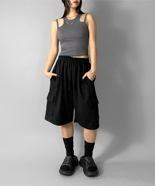 LVEU.(ラブユ.)の「【LVEU.】ストラップデザインタンクトップ / トップス カットソー リブ タンクトップ ストラップ インナー レイヤード ブラック ホワイト グレー カーキ(タンクトップ・レディース・カーキ/ホワイト/ブラック/グレー・FREE)」の19枚目の写真