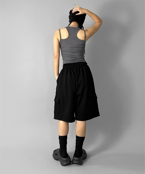 LVEU.(ラブユ.)の「【LVEU.】ストラップデザインタンクトップ / トップス カットソー リブ タンクトップ ストラップ インナー レイヤード ブラック ホワイト グレー カーキ(タンクトップ・レディース・カーキ/ホワイト/ブラック/グレー・FREE)」の12枚目の写真