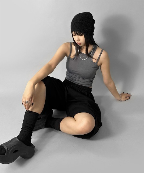 LVEU.(ラブユ.)の「【LVEU.】ストラップデザインタンクトップ / トップス カットソー リブ タンクトップ ストラップ インナー レイヤード ブラック ホワイト グレー カーキ(タンクトップ・レディース・カーキ/ホワイト/ブラック/グレー・FREE)」の13枚目の写真