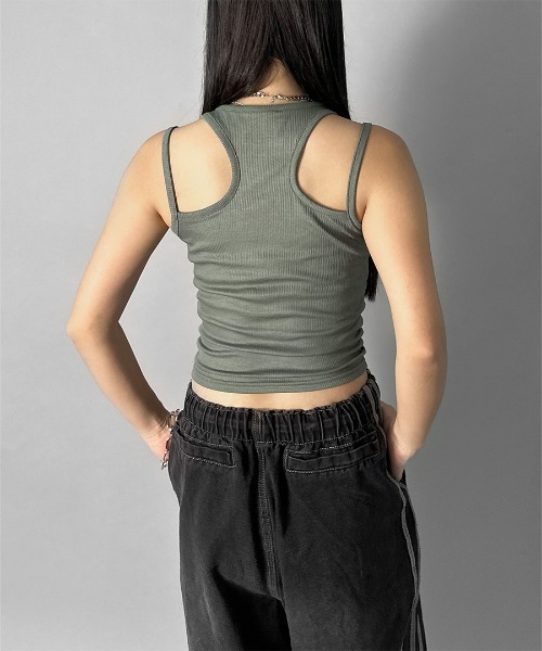 LVEU.(ラブユ.)の「【LVEU.】ストラップデザインタンクトップ / トップス カットソー リブ タンクトップ ストラップ インナー レイヤード ブラック ホワイト グレー カーキ(タンクトップ・レディース・カーキ/ホワイト/ブラック/グレー・FREE)」の14枚目の写真