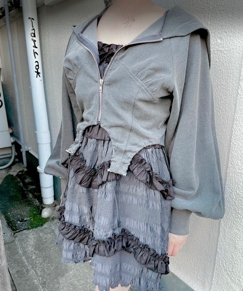 lilLilly コルセットギャザーパーカー lilLilly（リルリリー）の「コルセットギャザーパーカー