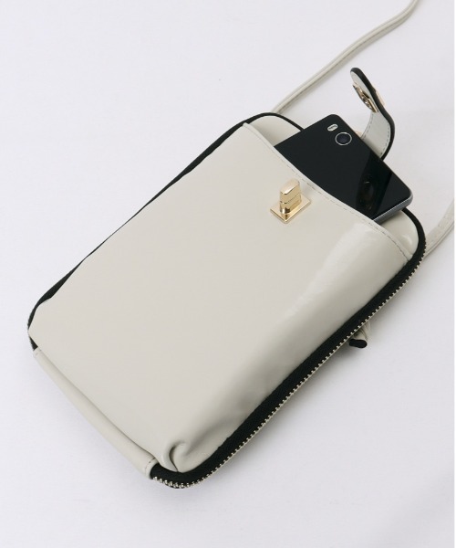 BACKYARD FAMILY（バックヤードファミリー）の「Pisoraro ピソラロ エコバッグ付スマホポシェット（ショルダーバッグ・レディース・ゴールド・FREE）」の5枚目の写真