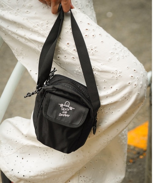 THRASHER(スラッシャー)の「【THRASHER/スラッシャー】Mini Shoulder Pouch<タテ> ショルダーポーチ ブランドロゴ(ボディバッグ/ウエストポーチ・メンズ・ブラック/ブラック系その他/ブラック×ホワイト・FREE)」の21枚目の写真