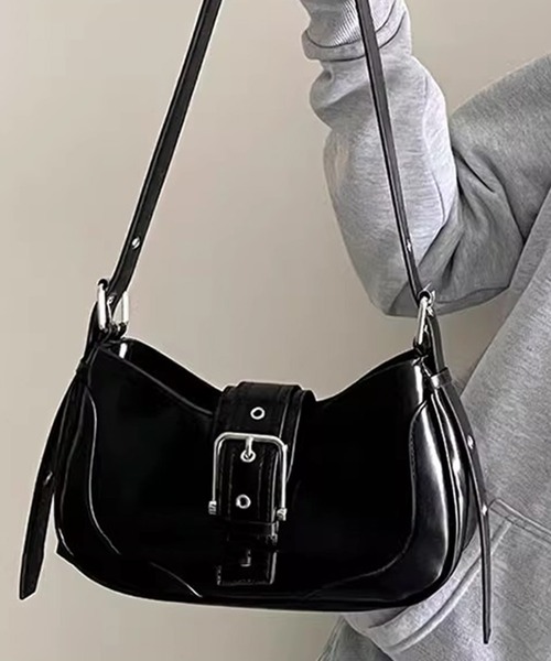 SANSeLF（サンセルフ）の「【SANSeLF】 バックルポイントショルダーバッグ セミサークルフォルム ワンストラップ saa25a038（ハンドバッグ・レディース・ブラック/シルバー・FREE）」の5枚目の写真