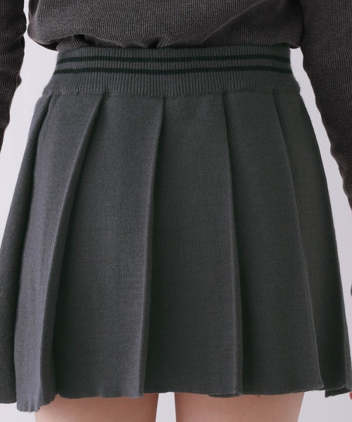repipi armario(レピピ アルマリオ)の「【girly line】ニットプリーツスカート(スカート・キッズ・ブラック/ピンク/チャコールグレー・LARGE/SMALL/MEDIUM)」の17枚目の写真
