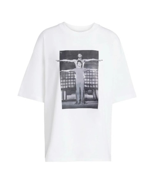 adidas(アディダス)の「adidas Originals Hot Shot Graphic Tee(アディダスオリジナルス ホットショット グラフィック Tシャツ)(Tシャツ/カットソー・メンズ・ホワイト・SMALL/MEDIUM/XX-LARGE/X-LARGE/LARGE)」の2枚目の写真