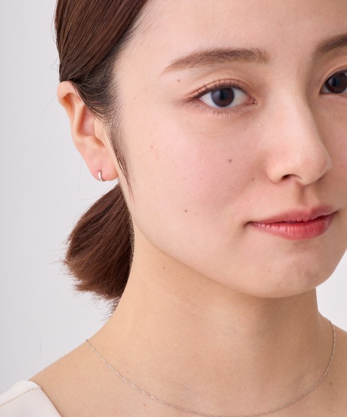 CALIN STANDARD(カリンスタンダード)の「◆金属アレルギー対応◆◆made in japan◆【純金厚メッキ】プレーン 極小ミニマルカーブピアス(ピアス(両耳用)・レディース・シルバー/ゴールド/ピンクゴールド・FREE)」の9枚目の写真
