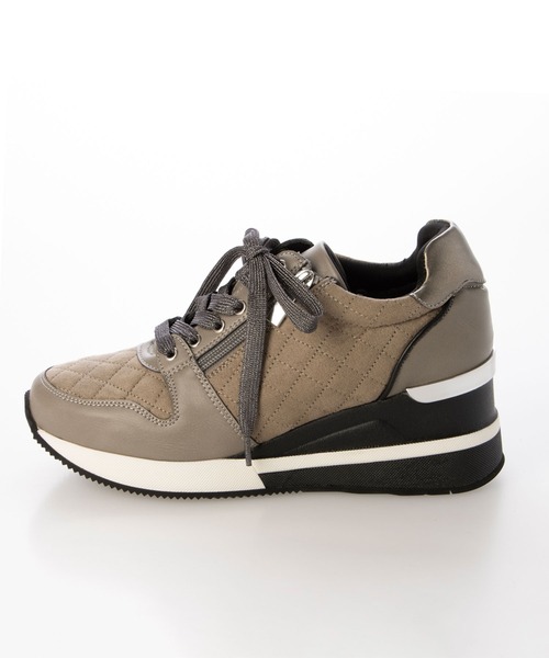 enchanted(エンチャンテッド)の「キルティングレースアップウェッジスニーカー(スニーカー・レディース・キャメル/ベージュ/ブラック/グレイッシュベージュ・S/M/L/LL)」の8枚目の写真