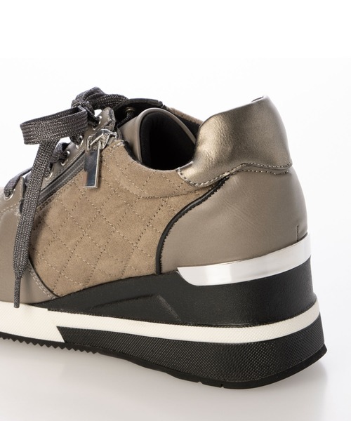 enchanted(エンチャンテッド)の「キルティングレースアップウェッジスニーカー(スニーカー・レディース・キャメル/ベージュ/ブラック/グレイッシュベージュ・S/M/L/LL)」の12枚目の写真