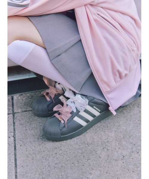 adidas（アディダス）の「【adidas Originals】SUPERSTAR Ⅱ　SNIDEL（スニーカー・レディース・ダークグレー・22.5/23/23.5/24/24.5/25/25.5）」の2枚目の写真