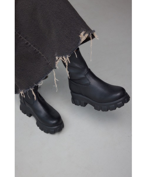 AZUL by moussy(アズールバイマウジー)の「【WEB限定】シャークソールショートブーツ(ブーツ・レディース・ブラック・SMALL/MEDIUM/LARGE/LL)」の3枚目の写真