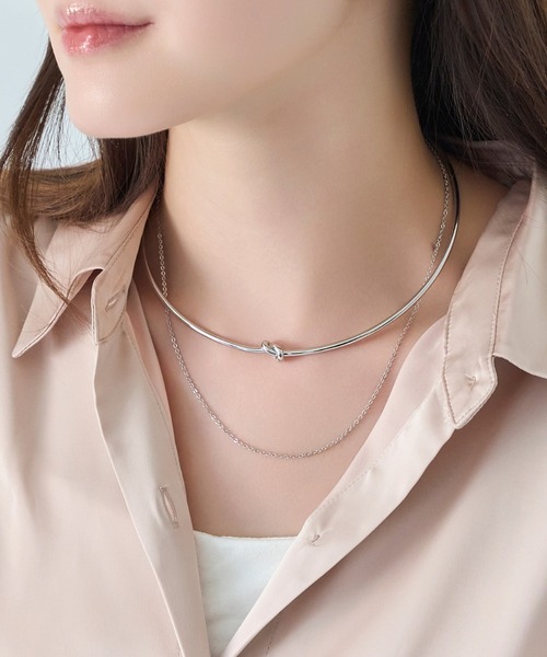 Phoebe（フィービィー）の「ノットラインレイヤードチョーカー/ネックレス/ネックカフ/36cm（チョーカー・レディース・シルバー/イエローゴールド・FREE）」の6枚目の写真