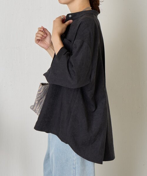 Jena espace merveilleux(ジェナ エスパスメルヴェイユ)の「ピーチスキンバックタックシャツ(シャツ/ブラウス・レディース・ブラック/ベージュ/ライトグレー・FREE)」の9枚目の写真