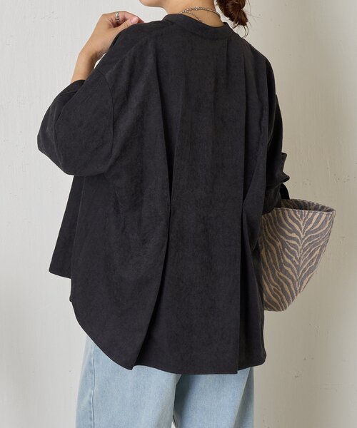 Jena espace merveilleux(ジェナ エスパスメルヴェイユ)の「ピーチスキンバックタックシャツ(シャツ/ブラウス・レディース・ブラック/ベージュ/ライトグレー・FREE)」の10枚目の写真