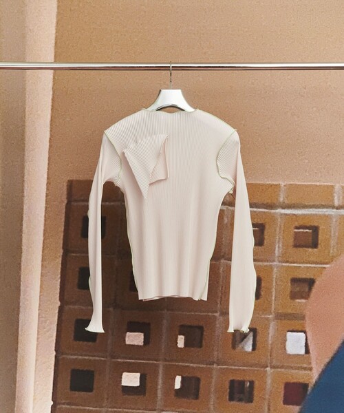 kotohayokozawa（コトハヨコザワ）の「【kotohayokozawa/コトハヨコザワ】T*D* WAVE LONG SLEEVE TOP（シャツ/ブラウス・レディース・ブラック/ライトベージュ・FREE）」の5枚目の写真