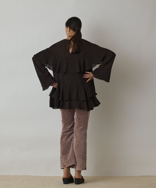 GRACE CONTINENTAL（グレースコンチネンタル）の「シフォンフリルブラウス（シャツ/ブラウス・レディース・キナリ/ダークブラウン/ブラウン・36）」の16枚目の写真