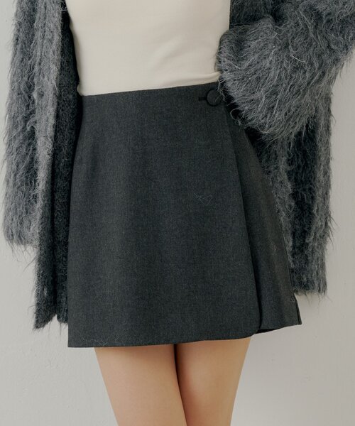 Chico（チコ）の「フロントラップミニスカパン（スカート・レディース・ベージュ/ブラウン系その他2/ブラック/ブラック系その他2・FREE）」の2枚目の写真