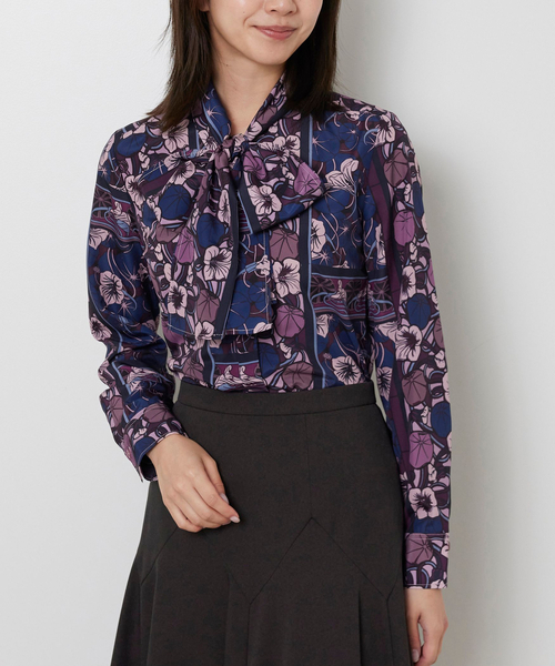 NARACAMICIE（ナラカミーチェ）の「【NARACAMICIE】ステンドグラス柄ボウタイ長袖ブラウス（シャツ/ブラウス・レディース・イエロー/パープル・S/L/M）」の2枚目の写真