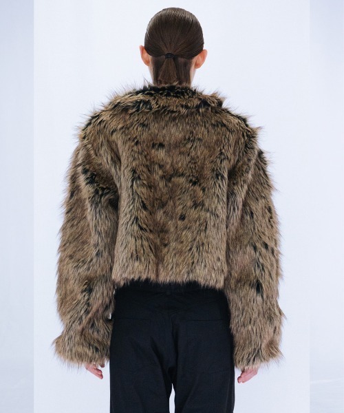 VIAVANDA（ヴィアヴァンダ）の「FAKE FUR SHORT JACKET（その他アウター・レディース・イエロー/ブラウン・FREE）」の9枚目の写真