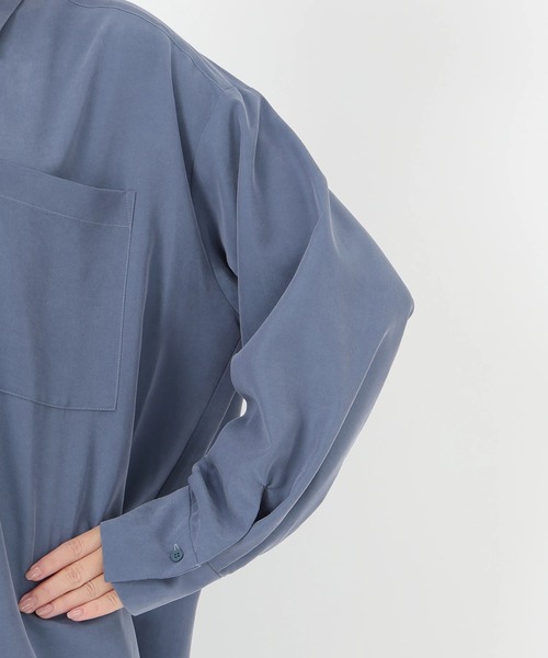 STRAWBERRY-FIELDS(ストロベリーフィールズ)の「パウダーポプリン_パウダータッチシャツ(シャツ/ブラウス・レディース・グレイッシュブルー/ベージュ/モカ・2)」の11枚目の写真