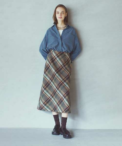 STRAWBERRY-FIELDS(ストロベリーフィールズ)の「パウダーポプリン_パウダータッチシャツ(シャツ/ブラウス・レディース・グレイッシュブルー/ベージュ/モカ・2)」の5枚目の写真