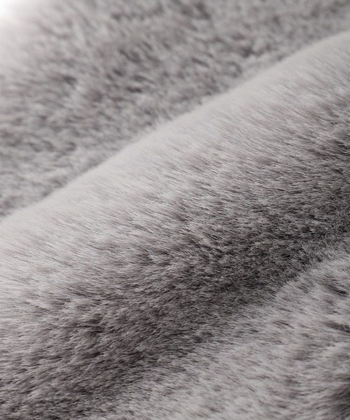 VIS（ビス）の「ボリュームフェイクファーティペット（マフラー・レディース・ライトグレー/キナリ・FREE）」の14枚目の写真