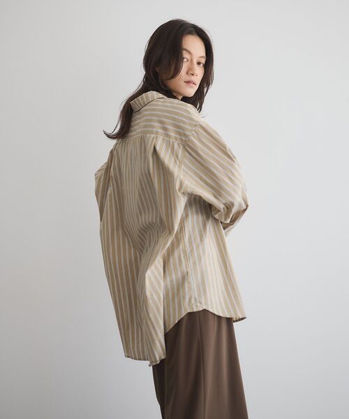 GARAGE OF GOOD CLOTHING（ガレージオブグッドクロージング）の「ストライプビッグシャツ（シャツ/ブラウス・レディース・ベージュ/サックスブルー・FREE）」の6枚目の写真