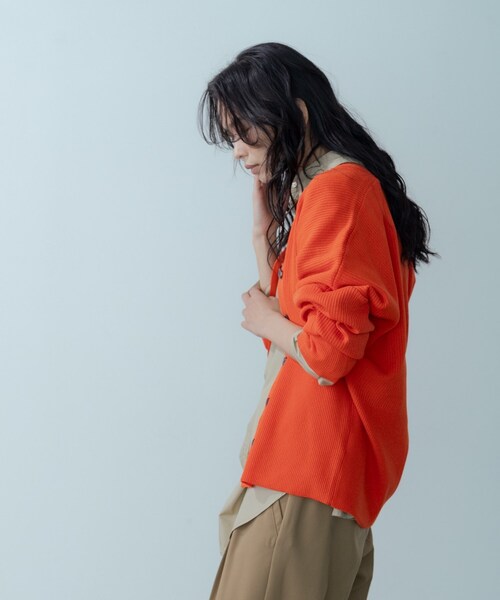GALLEST（ギャレスト）の「【再入荷】フォルムリブニットカーディガン（カーディガン/ボレロ・レディース・ブラック/ベージュ/オレンジ・38）」の12枚目の写真