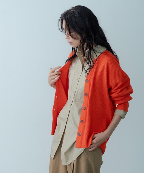 GALLEST（ギャレスト）の「【再入荷】フォルムリブニットカーディガン（カーディガン/ボレロ・レディース・ブラック/ベージュ/オレンジ・38）」の11枚目の写真