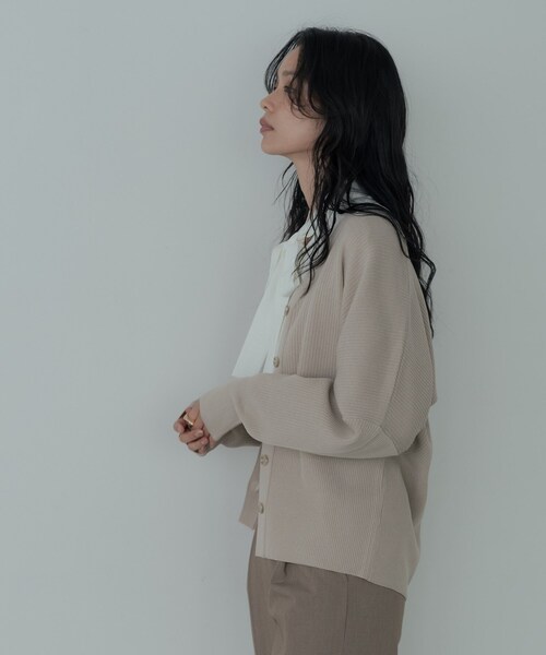 GALLEST（ギャレスト）の「【再入荷】フォルムリブニットカーディガン（カーディガン/ボレロ・レディース・ブラック/ベージュ/オレンジ・38）」の7枚目の写真