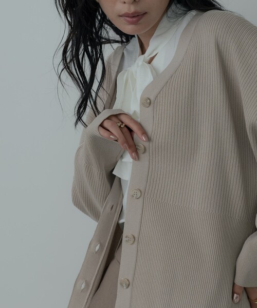 GALLEST（ギャレスト）の「【再入荷】フォルムリブニットカーディガン（カーディガン/ボレロ・レディース・ブラック/ベージュ/オレンジ・38）」の5枚目の写真