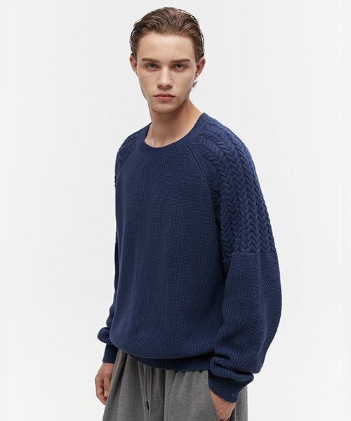 DNSR(ディーエヌエスアール)の「ディープロイヤルネイビー ニット(ニット/セーター・メンズ・その他・SMALL/MEDIUM)」の1枚目の写真