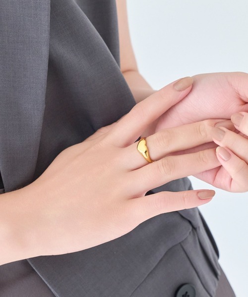 Phoebe(フィービィー)の「【金属アレルギー対応】メタルラヴィリング/ステンレス/ハート(リング・レディース・イエローゴールド/シルバー・#12)」の5枚目の写真