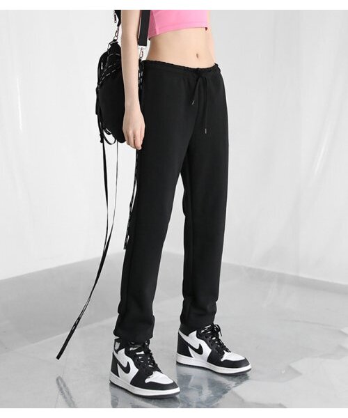 AVANDRESS（アバンドレス ）の「Divided training pants BLACK（スウェットパンツ・レディース・その他・1/2）」の2枚目の写真