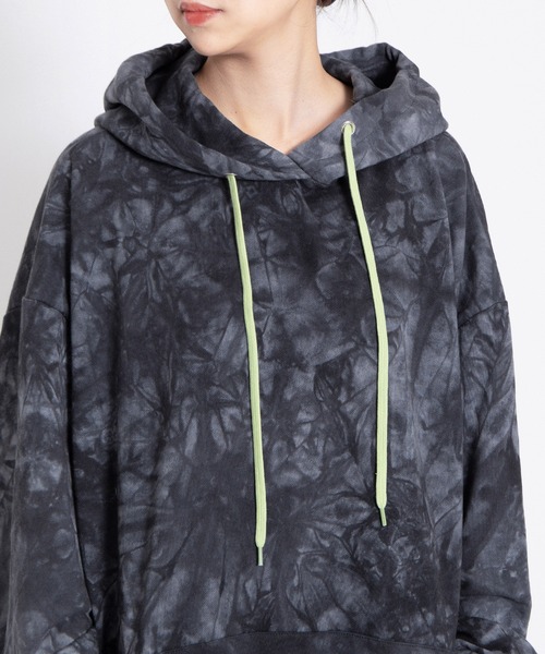 PUNYUS(プニュズ)の「タイダイパーカー(パーカー・レディース・ブラック/ブラウン・3/4)」の21枚目の写真