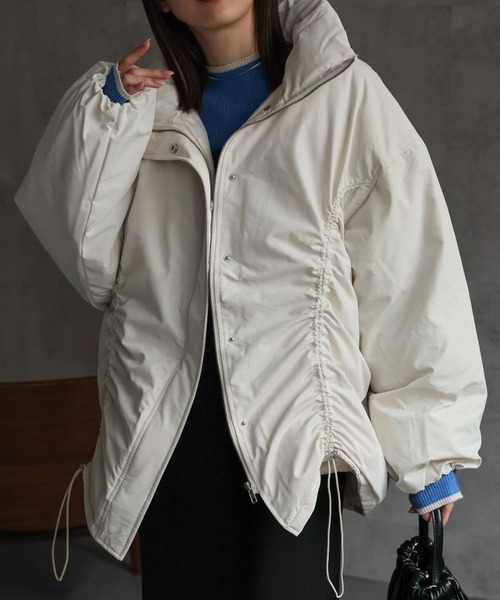 sakishimatokyo（サキシマトーキョー）の「ファイバーダウン フロントドロストミドルブルゾン/パディングブルゾン（ダウンジャケット/コート・レディース・ブルー系その他/カーキ/ブラック/アイボリー・FREE）」の19枚目の写真