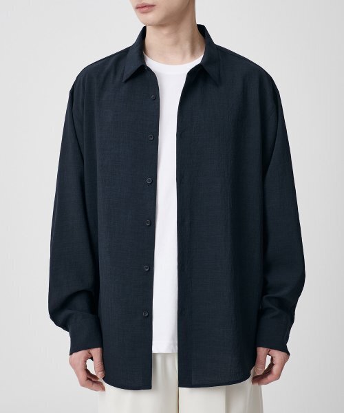 MUSINSA STANDARD（ムシンサスタンダード）の「リラックスドリネンライクシャツ[ネイビー]（シャツ/ブラウス・メンズ・その他・SMALL/MEDIUM/LARGE/X-LARGE/XX-LARGE）」の2枚目の写真