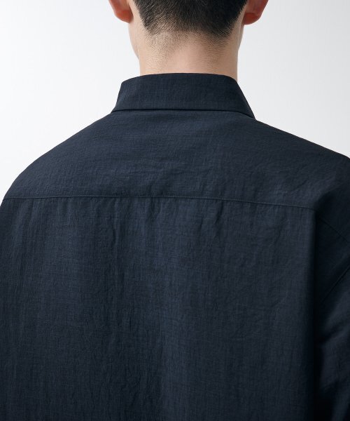 MUSINSA STANDARD（ムシンサスタンダード）の「リラックスドリネンライクシャツ[ネイビー]（シャツ/ブラウス・メンズ・その他・SMALL/MEDIUM/LARGE/X-LARGE/XX-LARGE）」の5枚目の写真