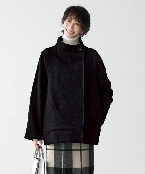 IEDIT（イディット）の「ＩＥＤＩＴ　ウール混スライバー素材で軽やか　スタンドカラーで顔まわり華やか　スライバーショートコート（その他アウター・レディース・ブルーグリーン/ブラック・M/L/LL/3L/4L/S）」の3枚目の写真