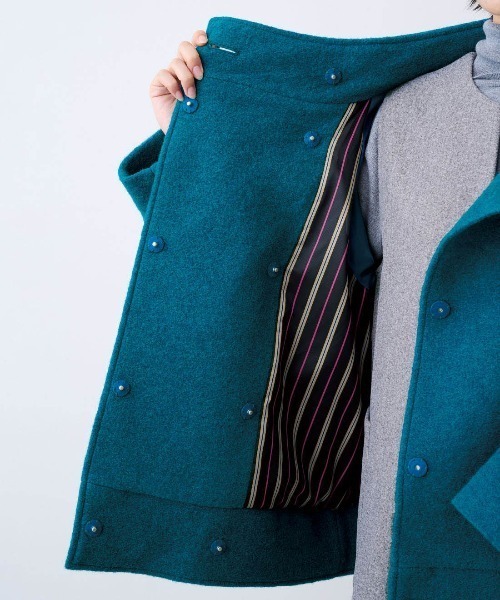 IEDIT（イディット）の「ＩＥＤＩＴ　ウール混スライバー素材で軽やか　スタンドカラーで顔まわり華やか　スライバーショートコート（その他アウター・レディース・ブルーグリーン/ブラック・M/L/LL/3L/4L/S）」の14枚目の写真