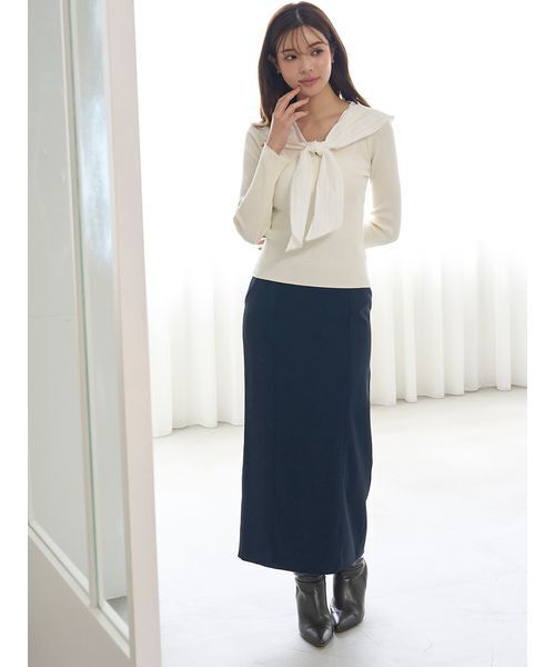 SNIDEL(スナイデル)の「Sustainableスカーフブラウスドッキングプルオーバー(ニット/セーター・レディース・グレー/アイボリー/ダークネイビー・F)」の21枚目の写真